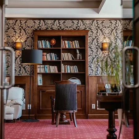 Boutique Annuska 4* באלאטונפורד